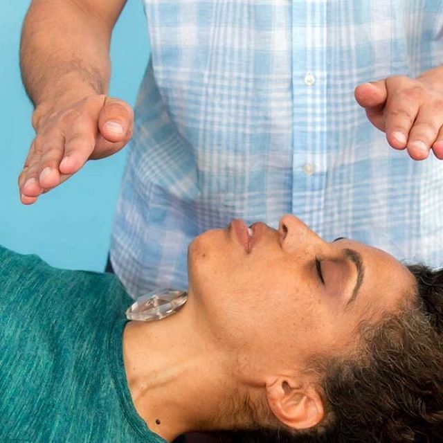 Lakeview Healing Oasis Chicago Reiki with crystals