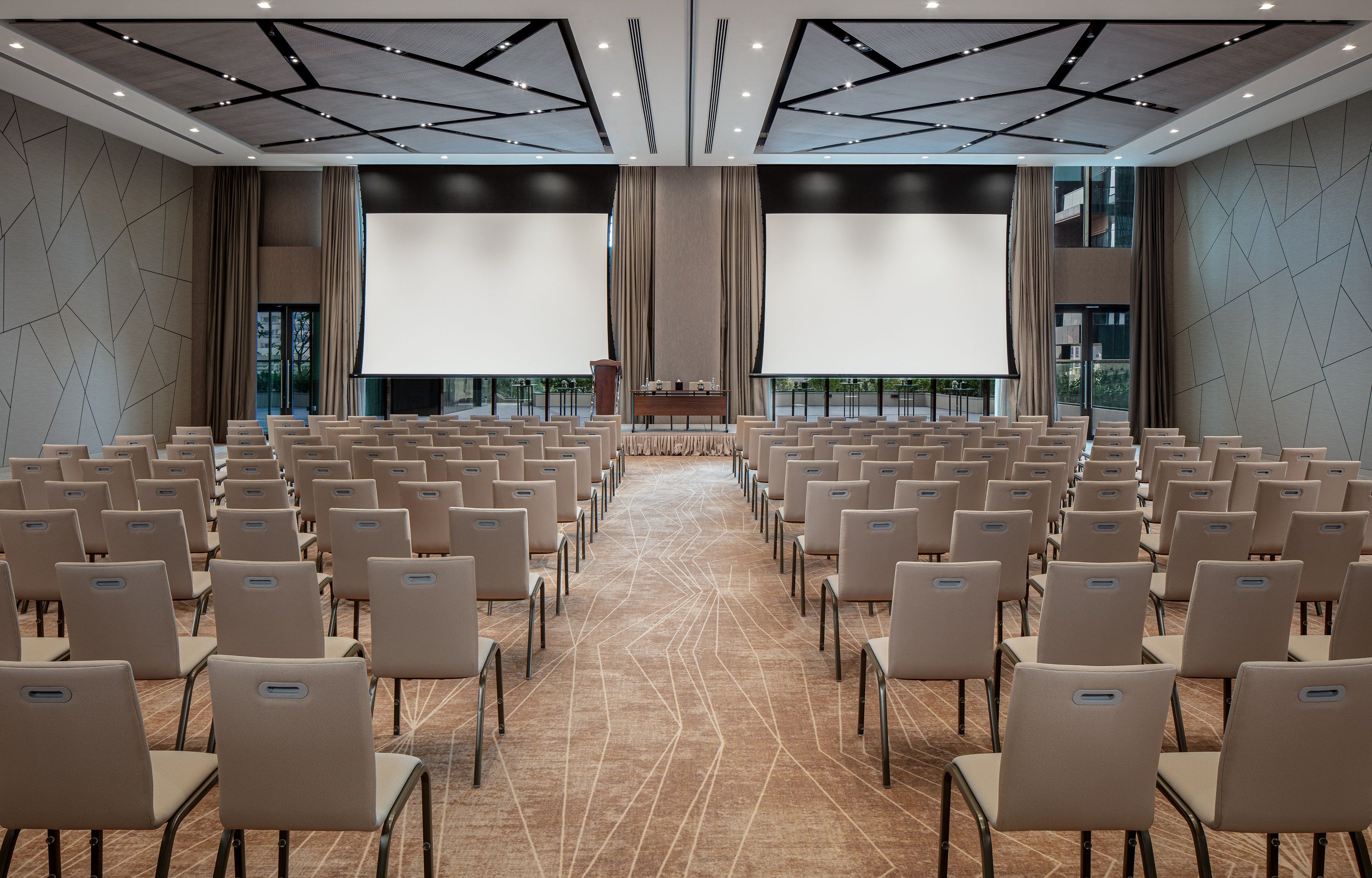 DoubleTree by Hilton Dubai M Square Hotel & Residences Dubai 