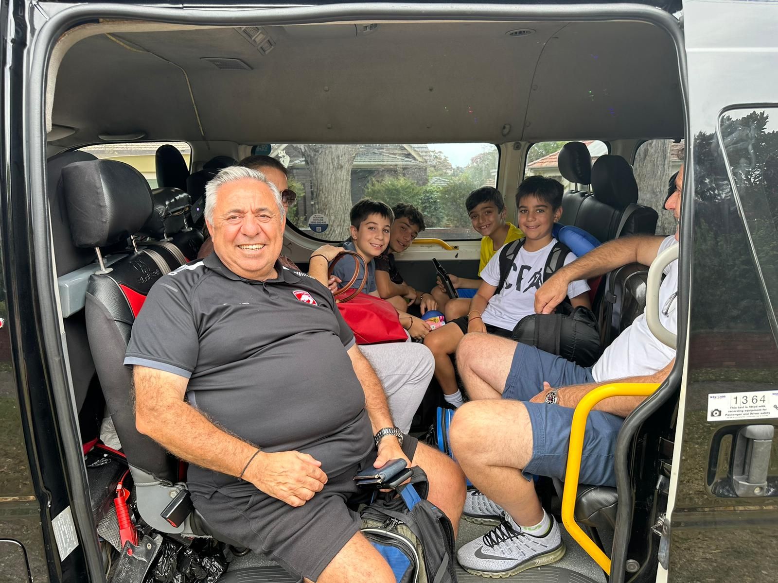 Maxi cab sydney Fast Maxi Sydey Maxi cab sydney