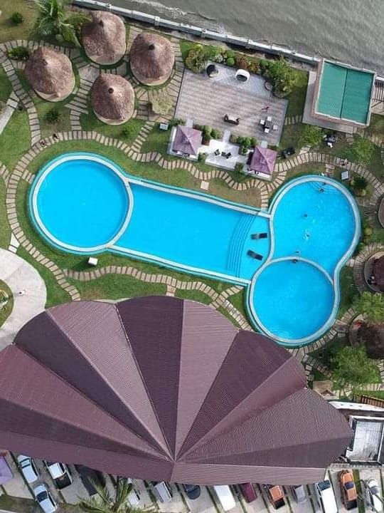 Swimming Pool Builders 