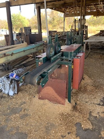 Sawmill Equipment 19′ Morgan Military Notching Band Saw For Scale