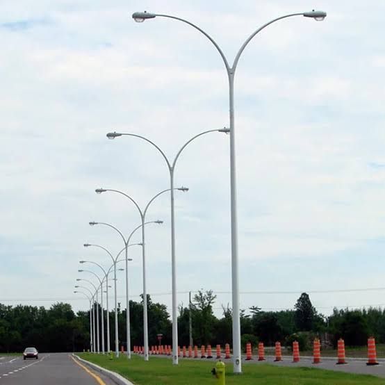 Pengadaan Lampu Jalan Tiang Double 9 M