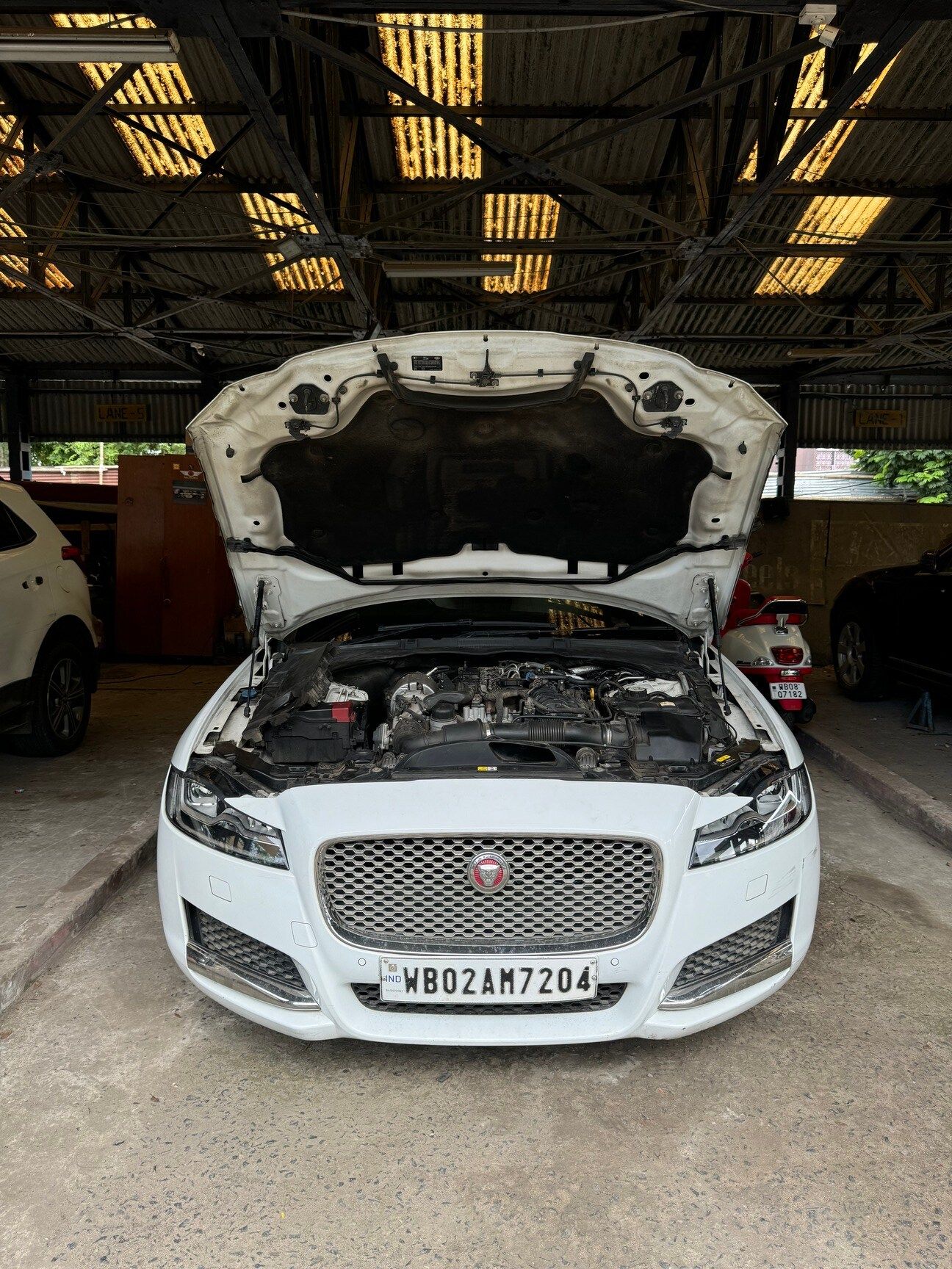 Jaguar Service Kolkata | 11 MOTORS 