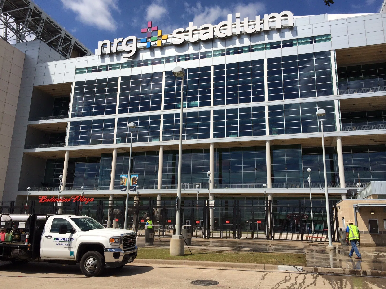 Commercial Pressure Washing