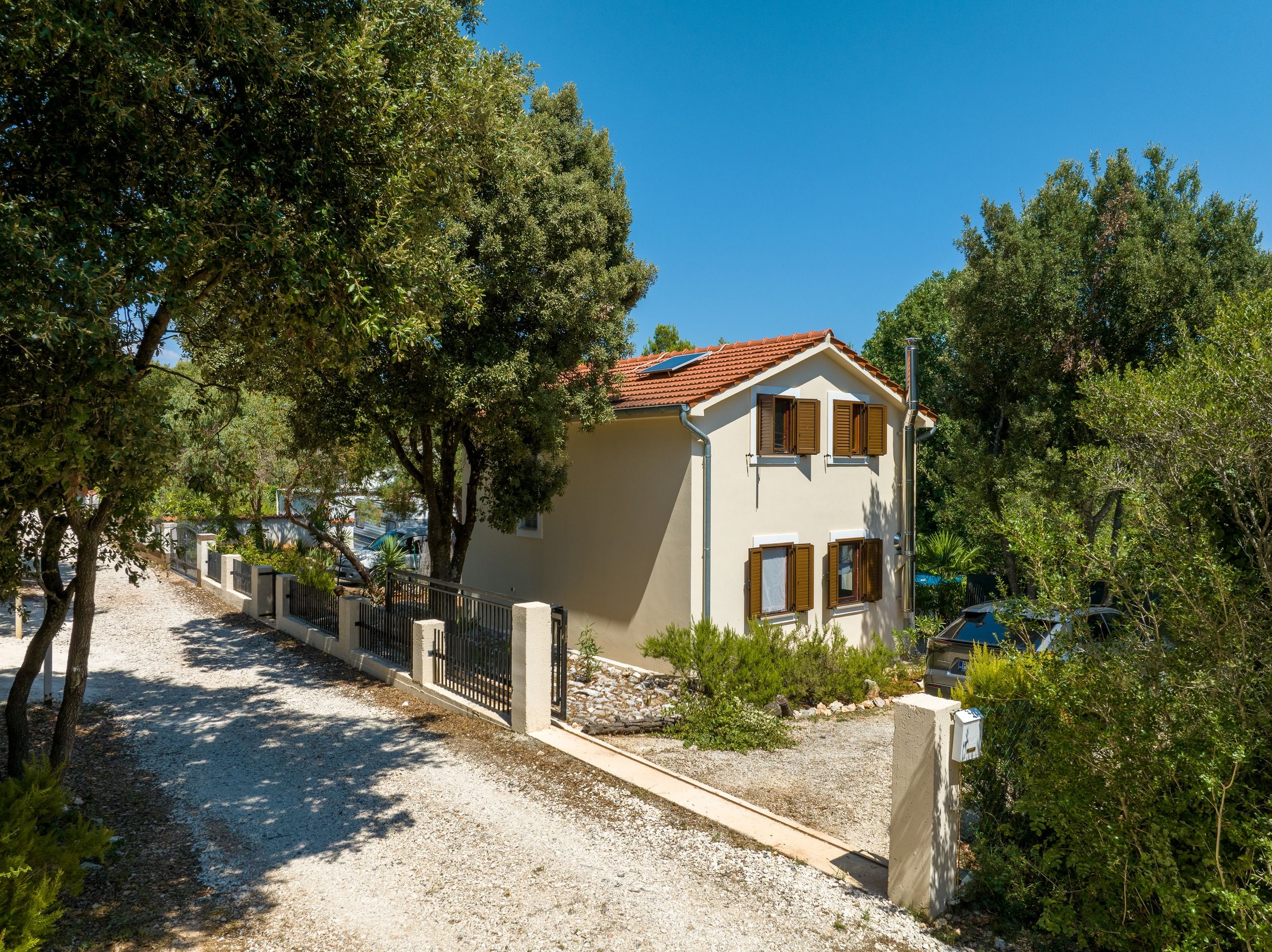 AUCTION - House with a Mediterranean garden | Kavran, Istria