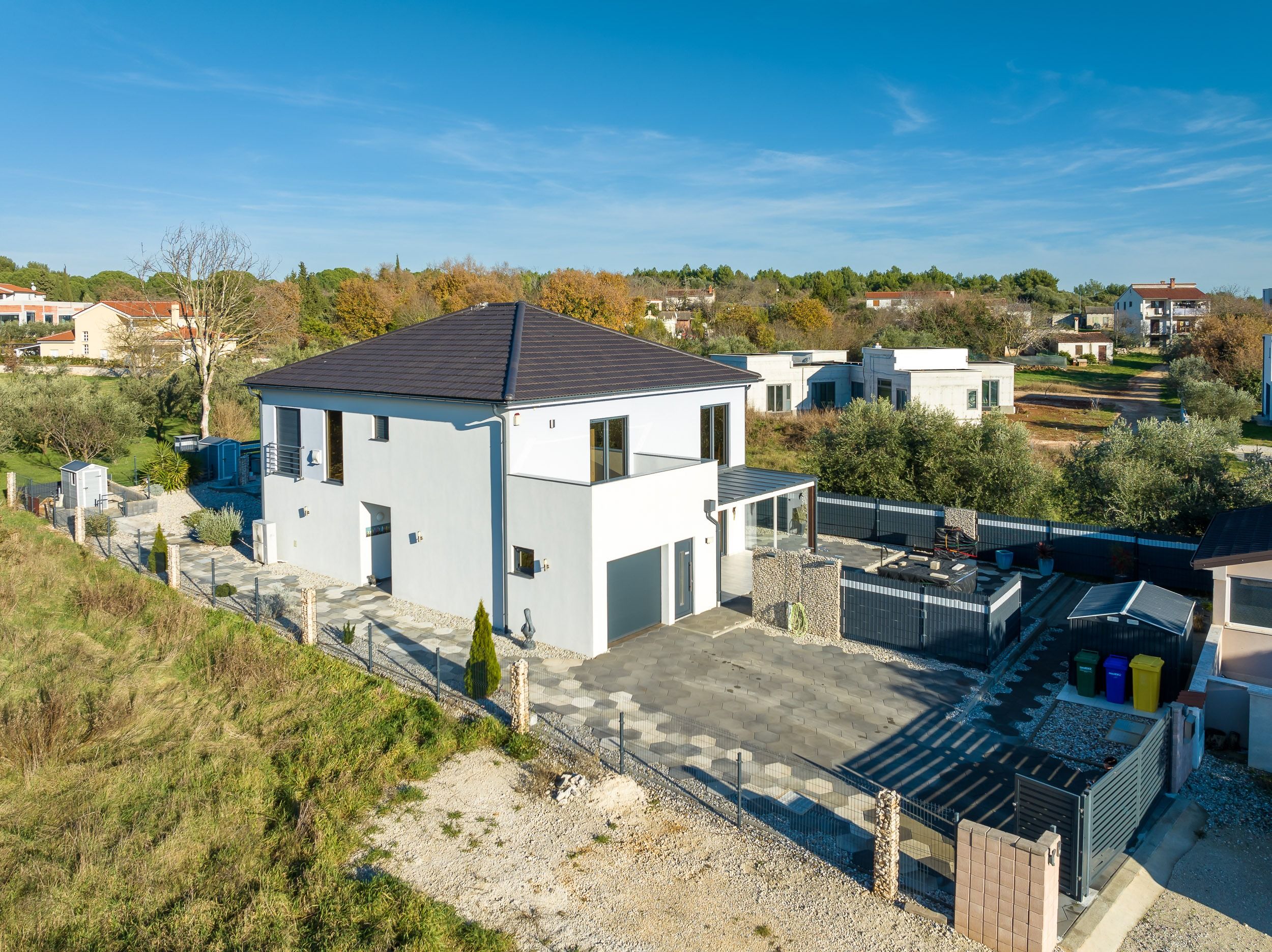 Modern Family Home with Heated Pool in Pomer