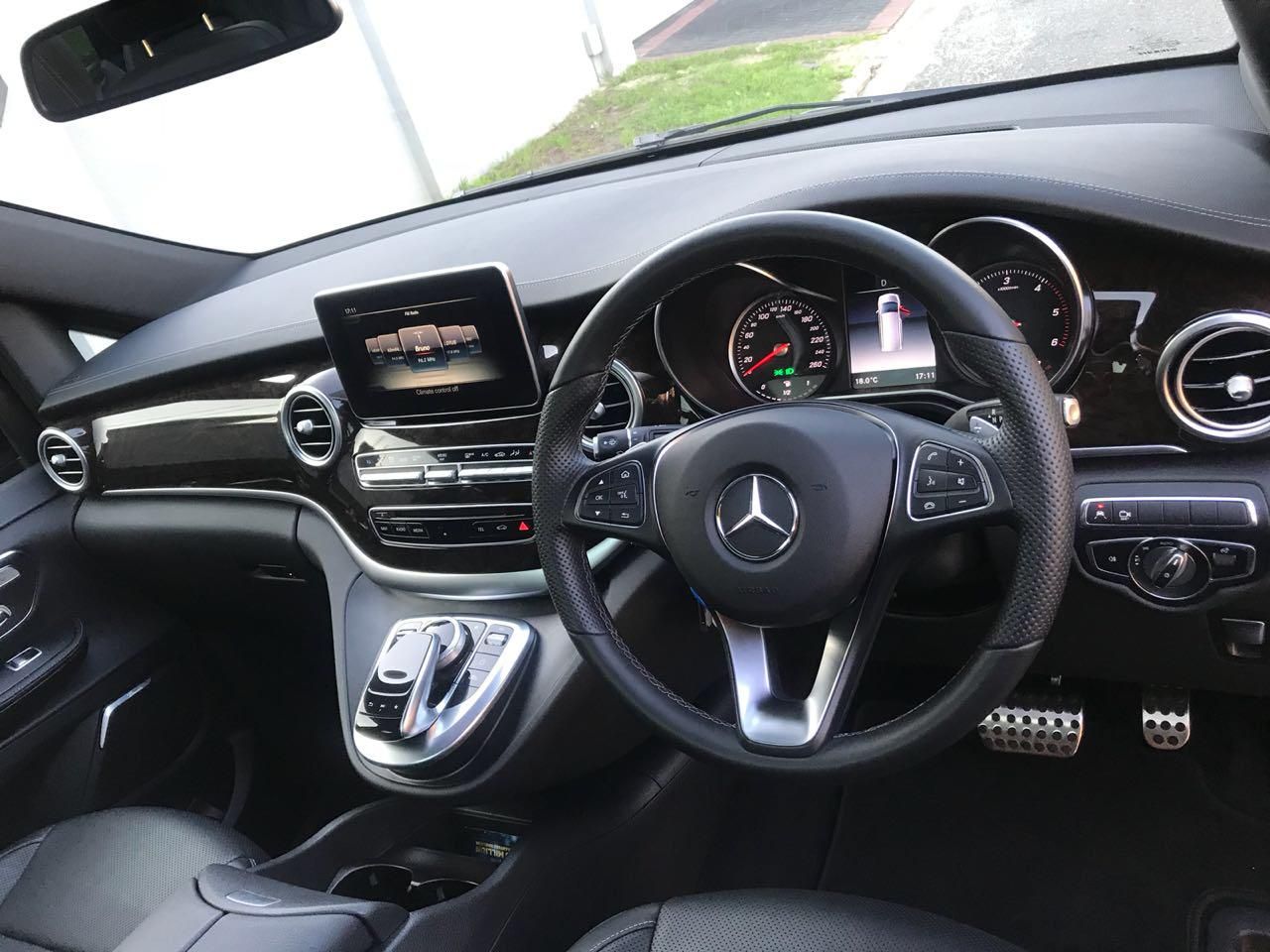 Luxury Chauffeur Transfers and Private Tours