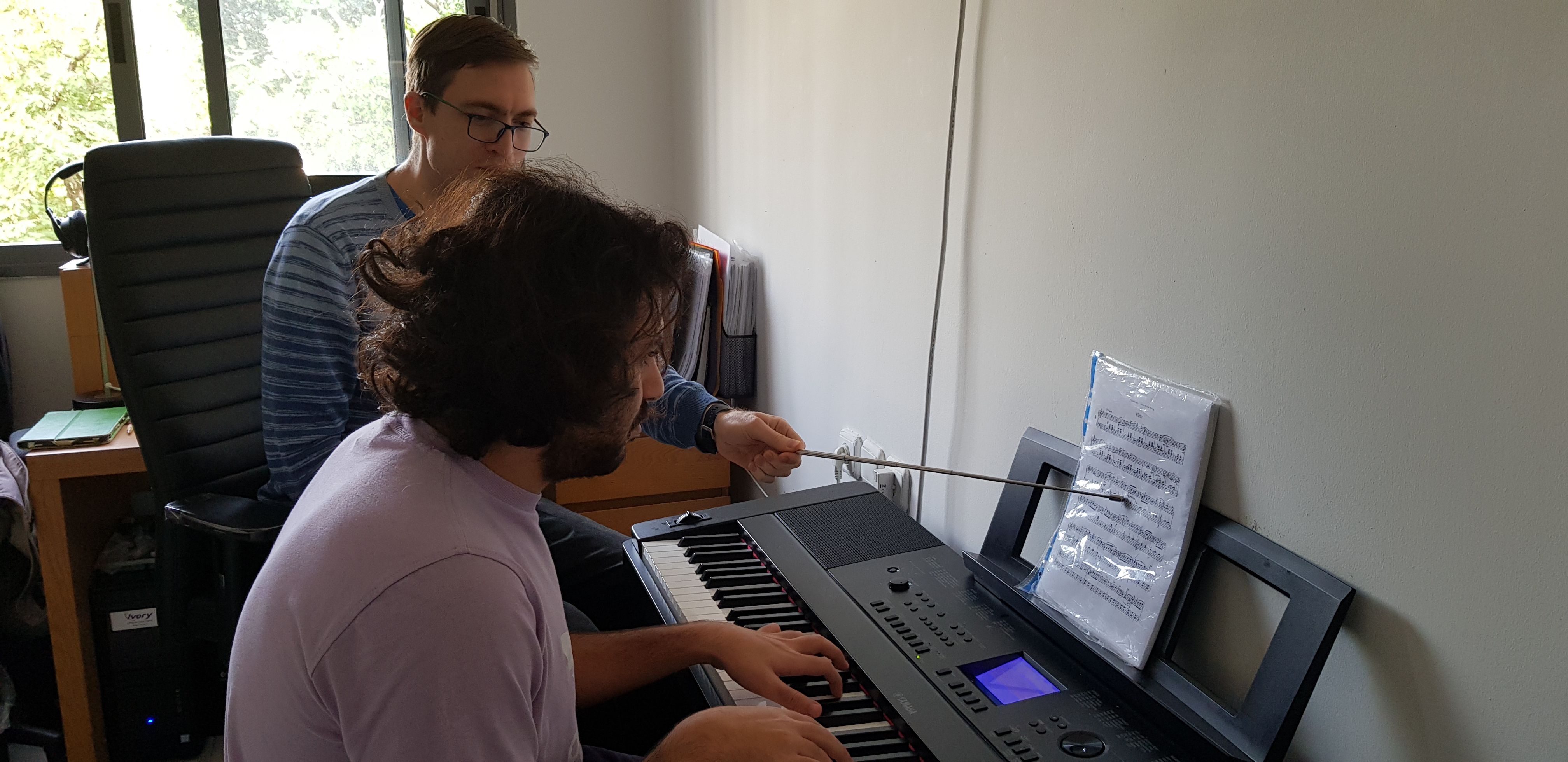 Synthesiser lesson שיעורי אורגן ואורגנית 